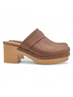 Zuecos Cerrados Estilo...