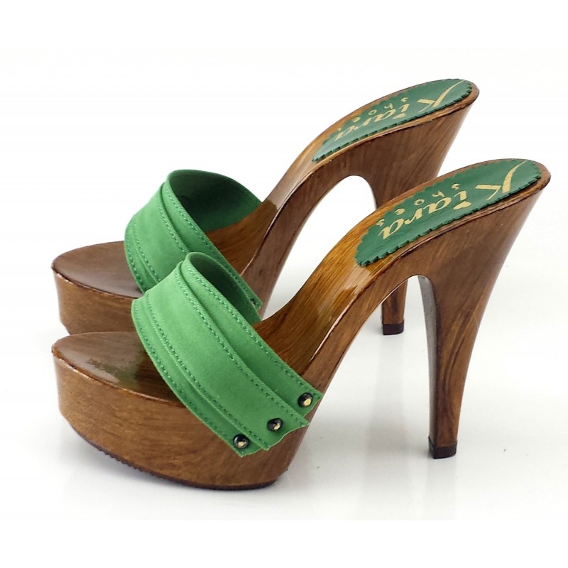 Grüne Schuhe