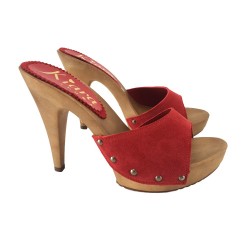 ZOCCOLI IN CAMOSCIO ROSSO CON TACCO 11