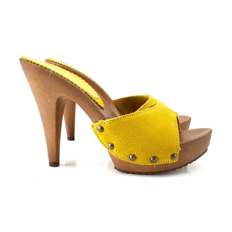HOLZSCHUHE MIT ROTEM VELOURSLEDER HOLZSCHUHE MIT ROTEM VELOURSLEDER