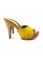 HOLZSCHUHE MIT ROTEM VELOURSLEDER HOLZSCHUHE MIT ROTEM VELOURSLEDER
