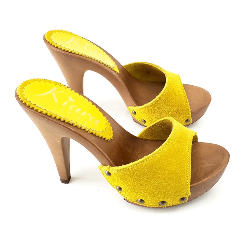 HOLZSCHUHE MIT ROTEM VELOURSLEDER HOLZSCHUHE MIT ROTEM VELOURSLEDER