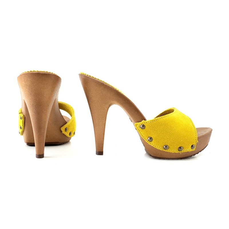 HOLZSCHUHE MIT ROTEM VELOURSLEDER HOLZSCHUHE MIT ROTEM VELOURSLEDER