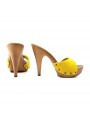 HOLZSCHUHE MIT ROTEM VELOURSLEDER HOLZSCHUHE MIT ROTEM VELOURSLEDER
