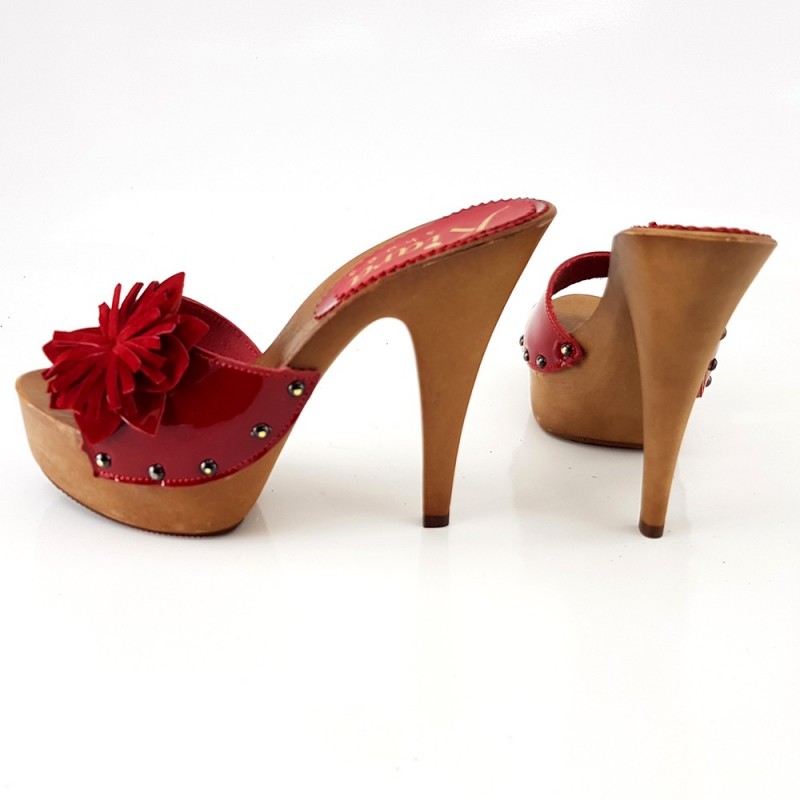 HOLZSCHUHE FARBEN MIT ROT