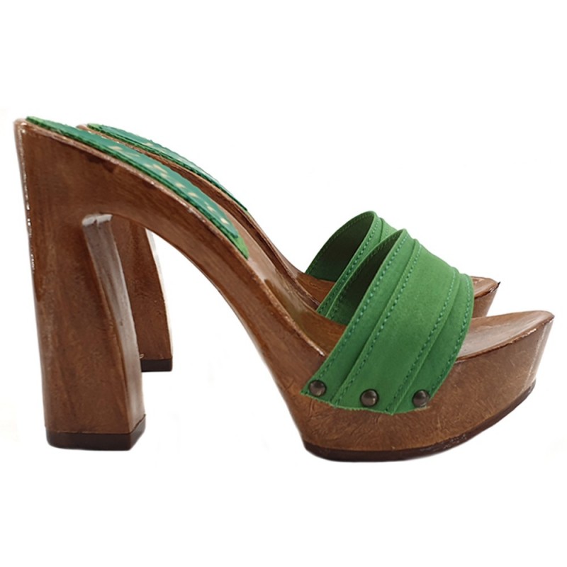 GRÜNE HOLZSCHUHE