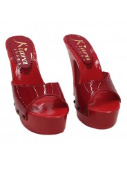 RED CLOGS IN PATENT LEATHER