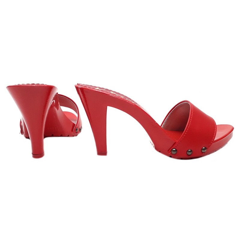 SABOTS ROUGE AVEC BANDE EN CUIR ROUGE