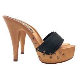 SCHWARZE HOLZSCHUHE MIT METALLVERZIERUNG