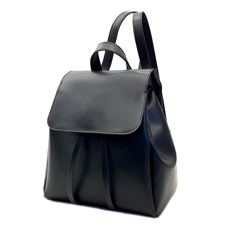 WOMEN'S BLACK LEATHER BACKPACK