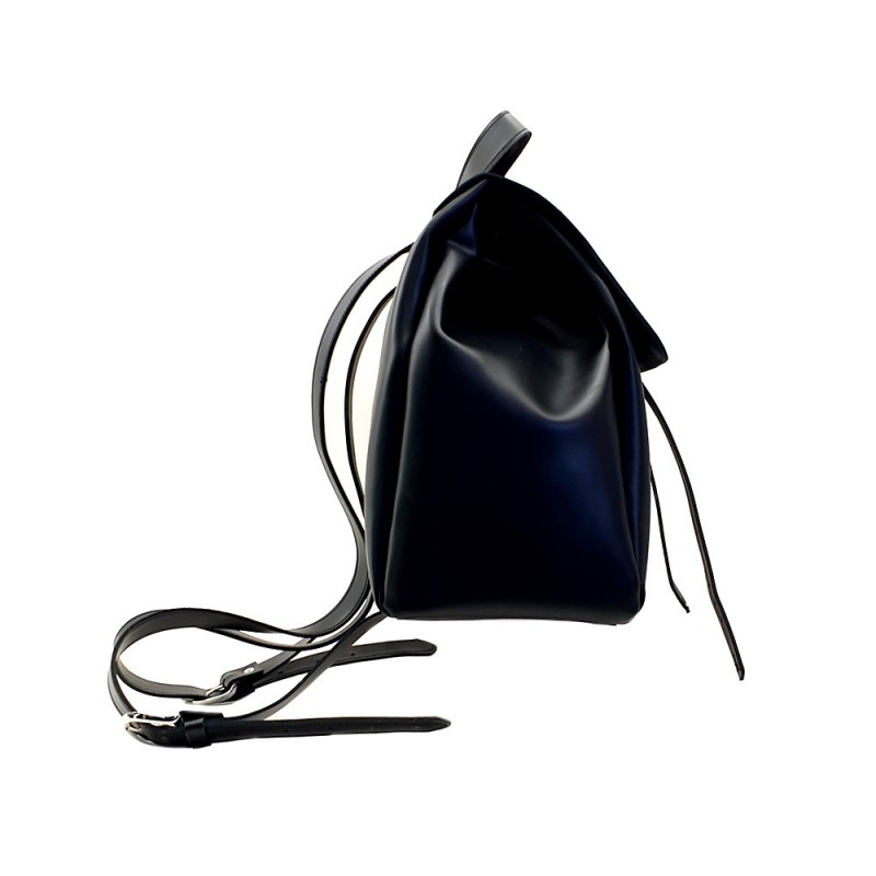 WOMEN'S BLACK LEATHER BACKPACK