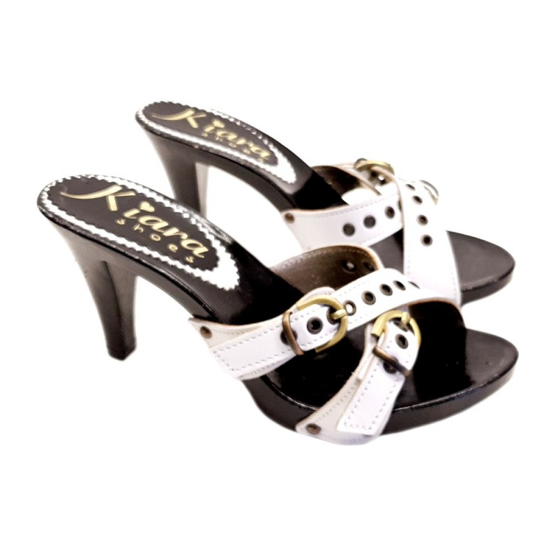 SABOTS À BASE NOIRE ET BANDES CROISÉES