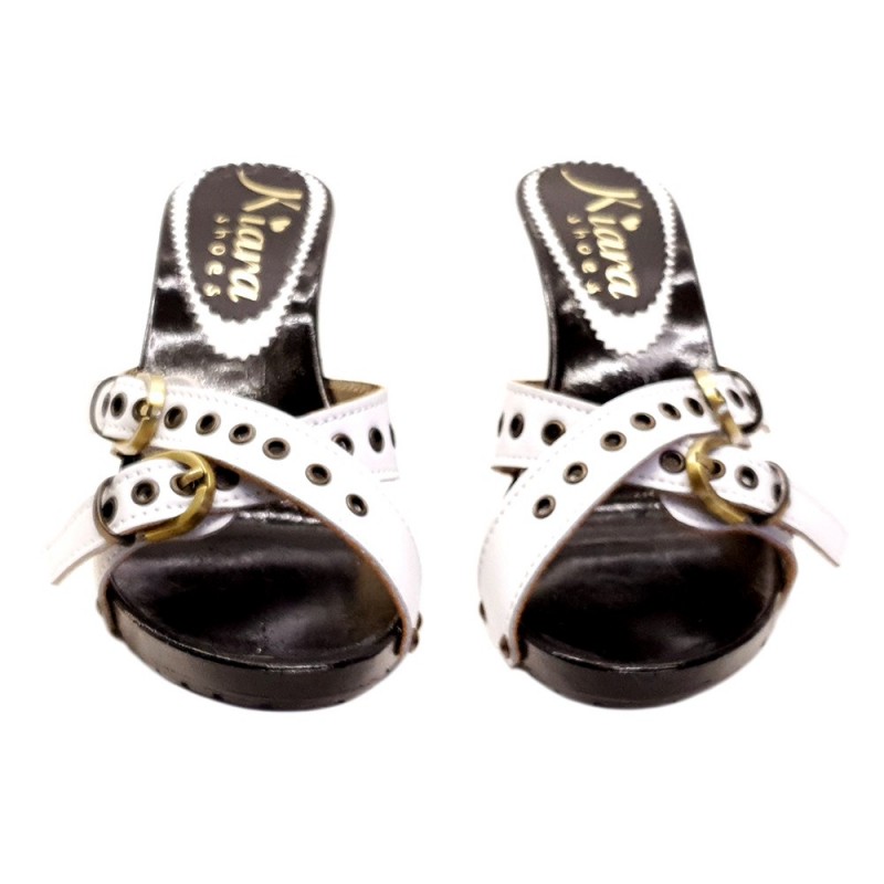 SABOTS À BASE NOIRE ET BANDES CROISÉES