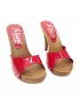 ZUECOS EN PINTURA ROJA CON TALÓN 11 ZUECOS EN PINTURA ROJA CON TALÓN 11