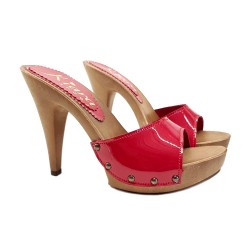 HOLZSCHUHE ROT AUS LACKLEDER