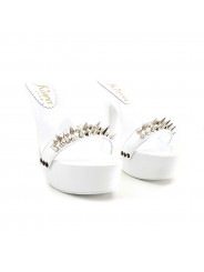ZUECO BLANCO CON PUNTAS DE PLATA