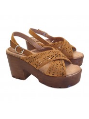 SANDALIAS MARRON CORREA AJUSTABLE EN EL TALÓN DE 9 CM - CÓMODAS