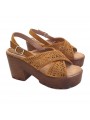 SANDALIAS MARRON CORREA AJUSTABLE EN EL TALÓN DE 9 CM - CÓMODAS