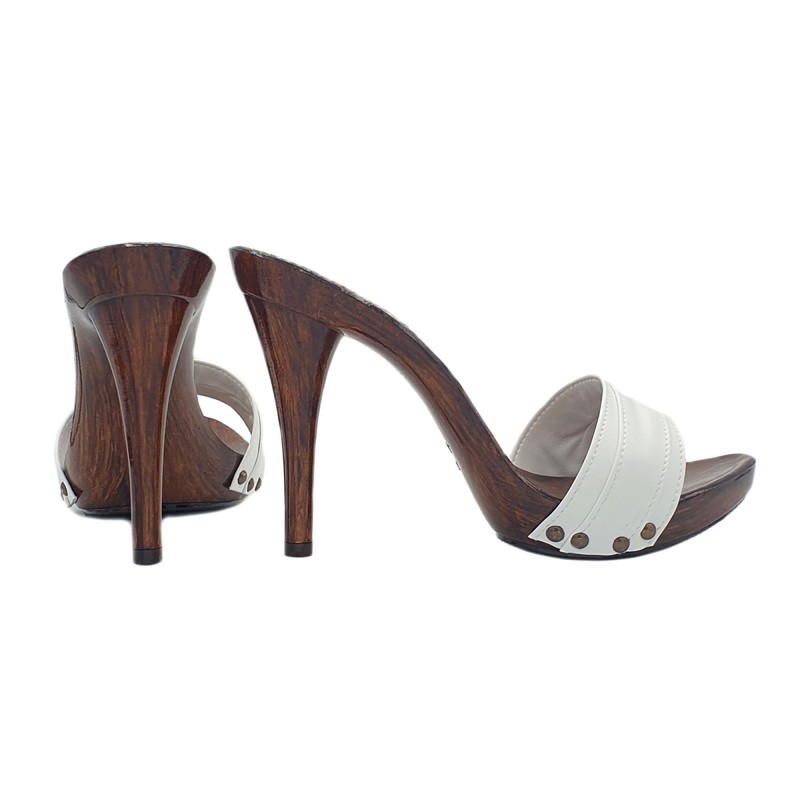 ZUECOS CON PARTE SUPERIOR BLANCA ZUECOS CON PARTE SUPERIOR BLANCA