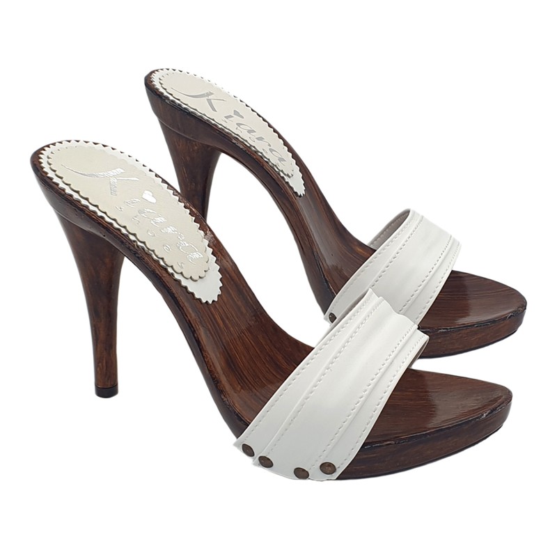 ZUECOS CON PARTE SUPERIOR BLANCA ZUECOS CON PARTE SUPERIOR BLANCA