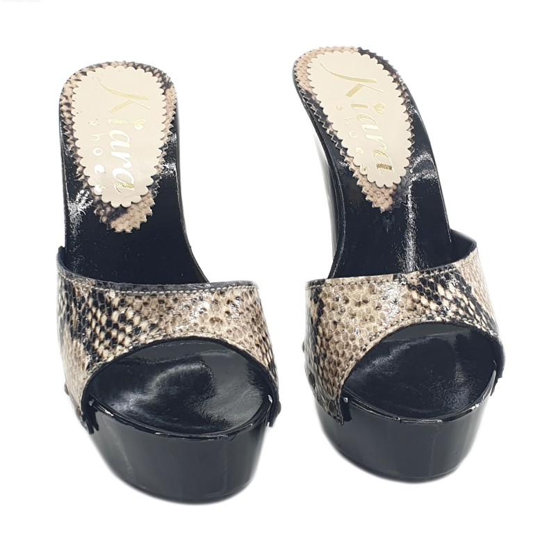 SCHWARZE CLOGS AUS LEDER PYTHON EFFEKT ABSATZ 13 SCHWARZE CLOGS AUS LEDER PYTHON EFFEKT ABSATZ 13