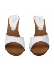 WHITE HEEL CLOGS IN LEATHER