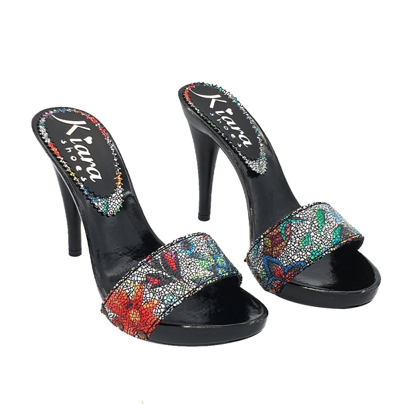 ZUECO LACADO NEGRO DECORACION SUPERIOR FLORAL TACON 12