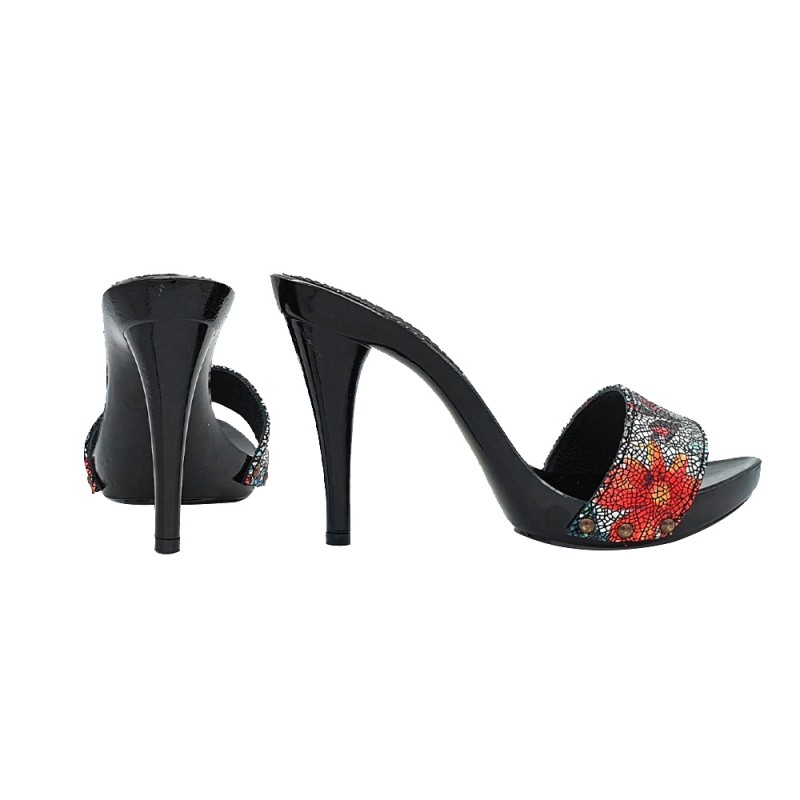 ZUECO LACADO NEGRO DECORACION SUPERIOR FLORAL TACON 12