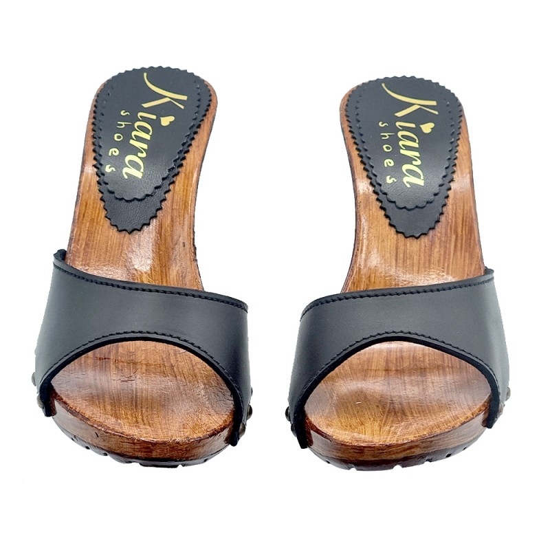 SCHWARZE LEDERCLOGS MIT BEQUEM ABSATZ