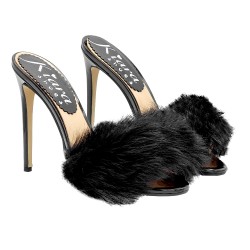 BLACK CLOGS WITH FUR AND HEEL 13