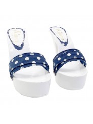 WEISSE CLOGS MIT BLAUEM POLKA-PUNKTBAND