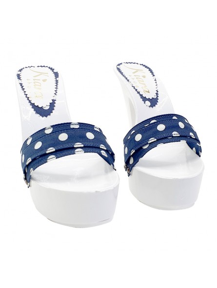 WEISSE CLOGS MIT BLAUEM POLKA-PUNKTBAND WEISSE CLOGS MIT BLAUEM POLKA-PUNKTBAND