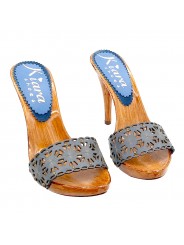 SABOTS EN CUIR LASER BLEU ET TALON HAUT