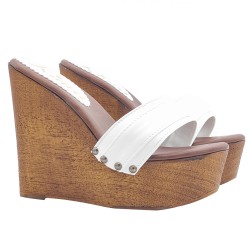 WEIßE SCHUHE MIT KEILABSATZ