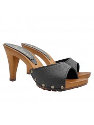 SCHWARZE LEDERCLOGS MIT ABSATZ 9