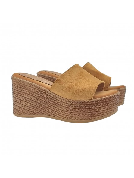 COMFORTABLE LEATHER-COLORED SYNTHETIC SUEDE WEDGES