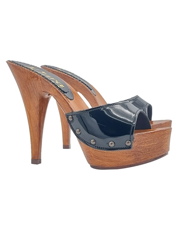 CLOGS AUS SCHWARZEM LACK MIT HOHEM ABSATZ