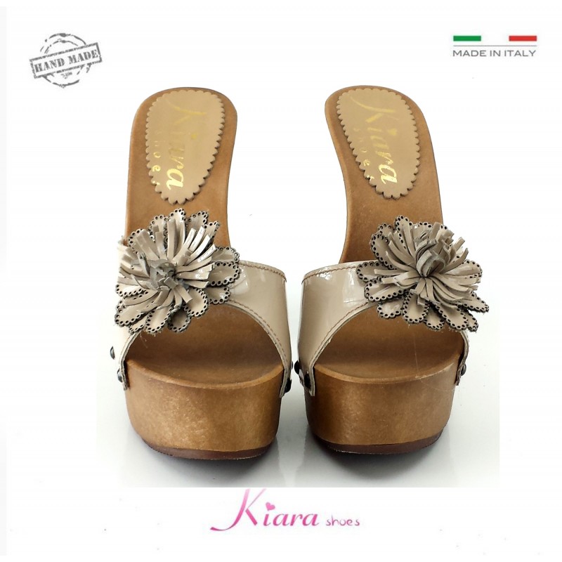 zuecos de cuero natural -K9330