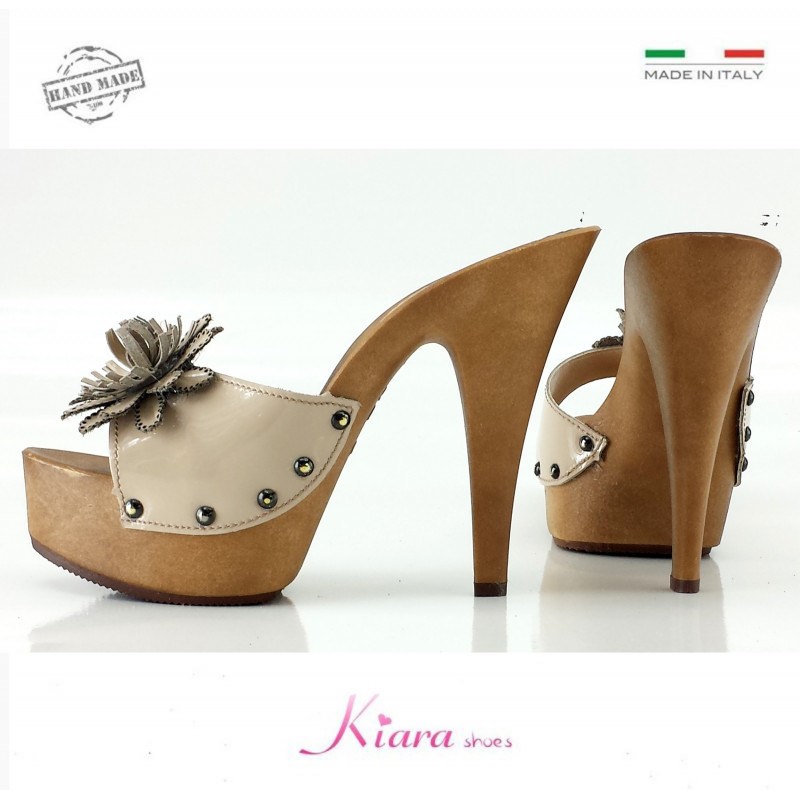 zuecos de cuero natural -K9330