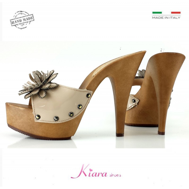 zuecos de cuero natural -K9330