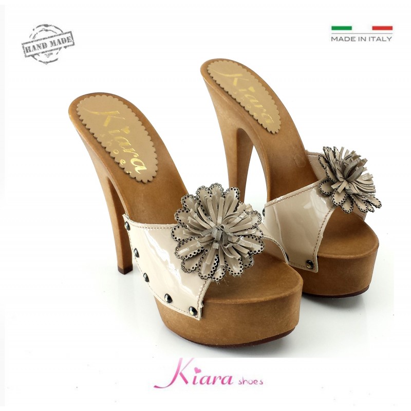 zuecos de cuero natural -K9330