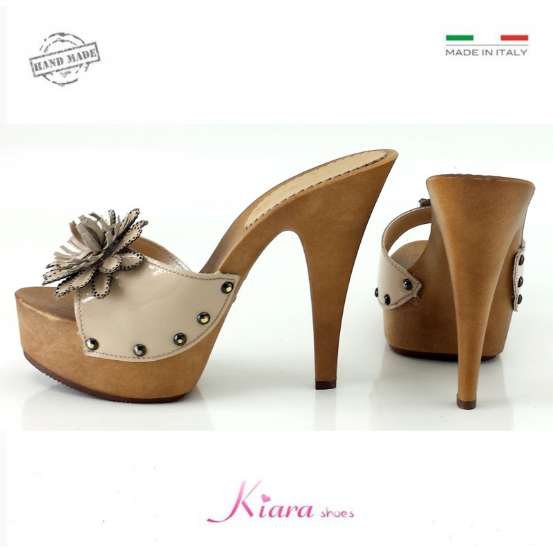 zuecos de cuero natural -K9330