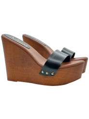 COMPENSÉES POUR FEMMES EN CUIR NOIR À TALONS HAUTS