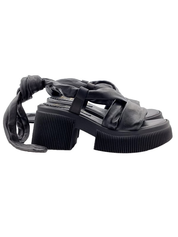 PLATFORM CLOGS IN BLACK LEATHER WITH SLIDE LACES