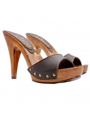 BRAUNE LEDER-MULES MIT HOHEN ABSÄTZEN