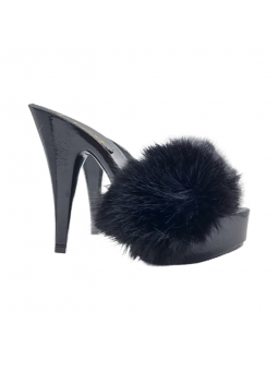 Clogs with Black Fur