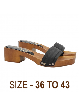 LOW BLACK CLOGS WITH DOUBLE...